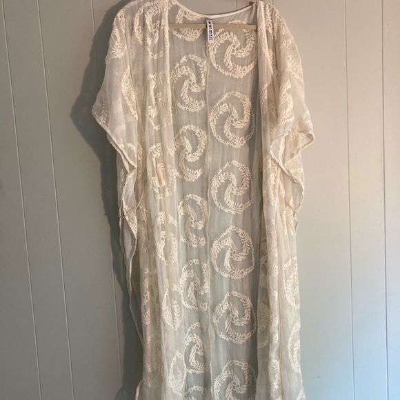 Design Lab Sheer Appliqué cover-up w/tassel belt - Picture 11 of 11